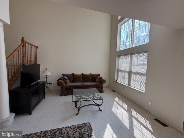 256 FOUNTAYNE LN, Lawrenceville, NJ 08648