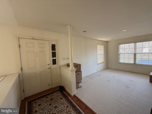 256 FOUNTAYNE LN, Lawrenceville, NJ 08648