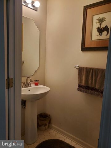 256 FOUNTAYNE LN, Lawrenceville, NJ 08648