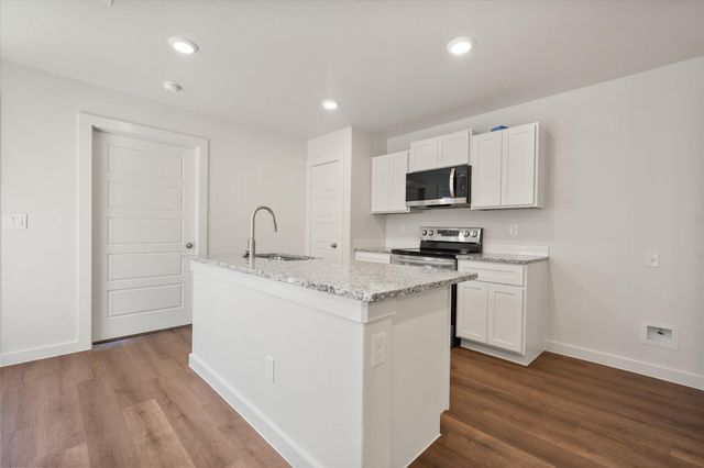 1615 N Clinton Avenue, Lubbock, TX 79416