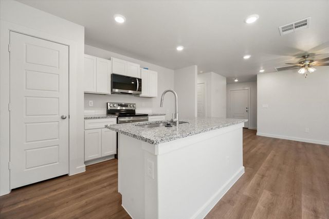 1615 N Clinton Avenue, Lubbock, TX 79416