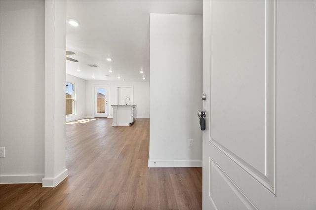 1615 N Clinton Avenue, Lubbock, TX 79416