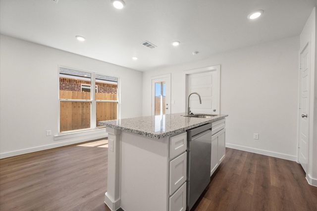 1615 N Clinton Avenue, Lubbock, TX 79416