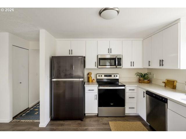 2630 Ne SARATOGA St, Portland, OR 97211