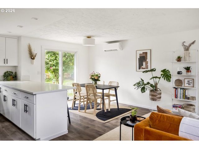 2630 Ne SARATOGA St, Portland, OR 97211