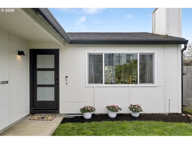 2630 Ne SARATOGA St, Portland, OR 97211