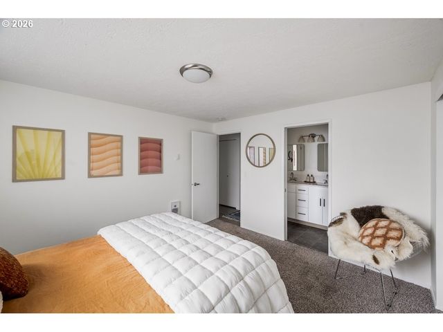 2630 Ne SARATOGA St, Portland, OR 97211