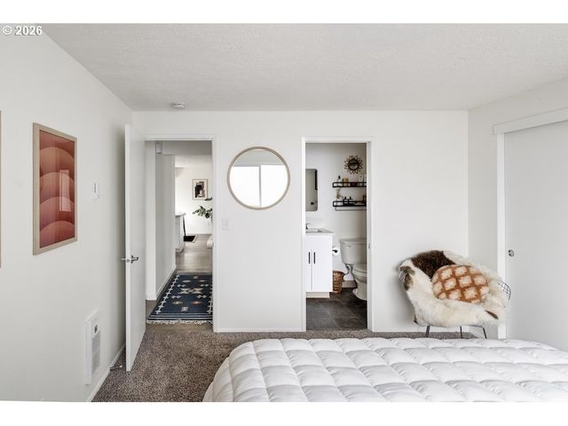 2630 Ne SARATOGA St, Portland, OR 97211