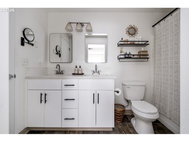 2630 Ne SARATOGA St, Portland, OR 97211