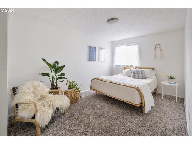 2630 Ne SARATOGA St, Portland, OR 97211