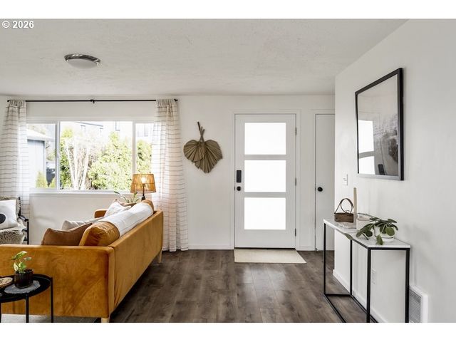 2630 Ne SARATOGA St, Portland, OR 97211