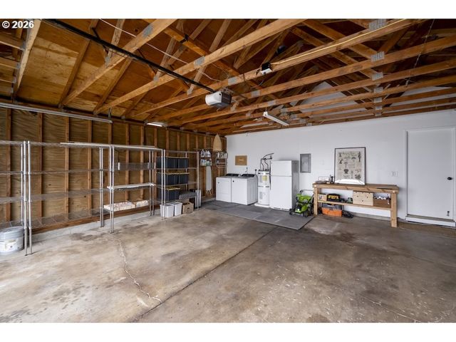 2630 Ne SARATOGA St, Portland, OR 97211