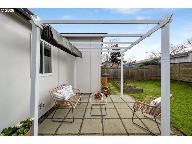 2630 Ne SARATOGA St, Portland, OR 97211