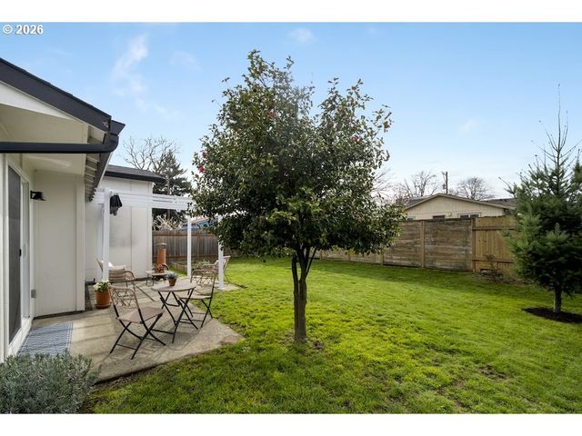 2630 Ne SARATOGA St, Portland, OR 97211