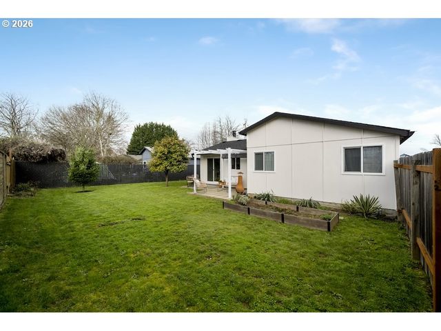 2630 Ne SARATOGA St, Portland, OR 97211