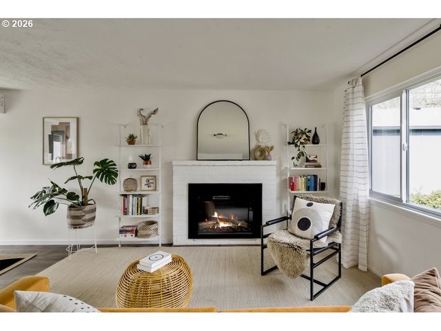 2630 Ne SARATOGA St, Portland, OR 97211