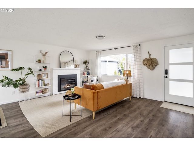 2630 Ne SARATOGA St, Portland, OR 97211