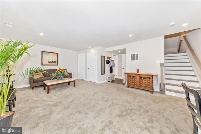 1736 ATLAS DR, Frederick, MD 21702