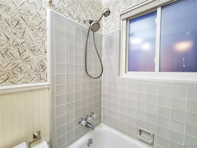 32572 Kathryn Street, Garden City, MI 48135