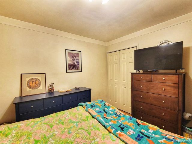 32572 Kathryn Street, Garden City, MI 48135