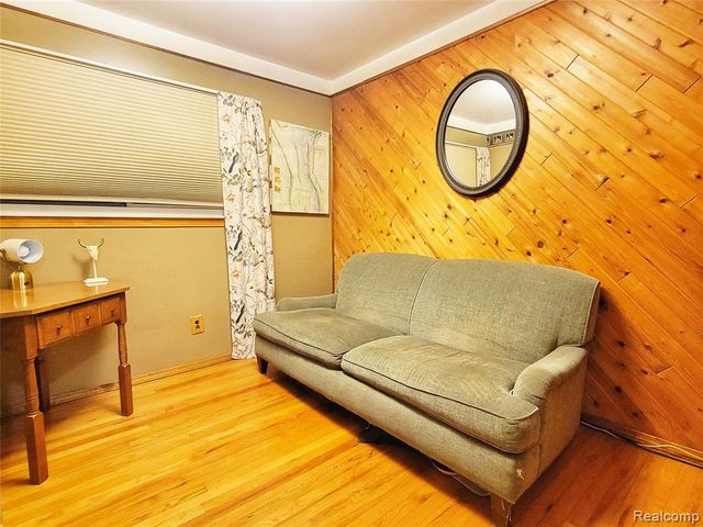 32572 Kathryn Street, Garden City, MI 48135