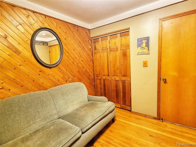 32572 Kathryn Street, Garden City, MI 48135