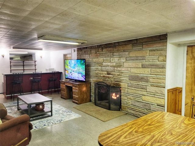 32572 Kathryn Street, Garden City, MI 48135