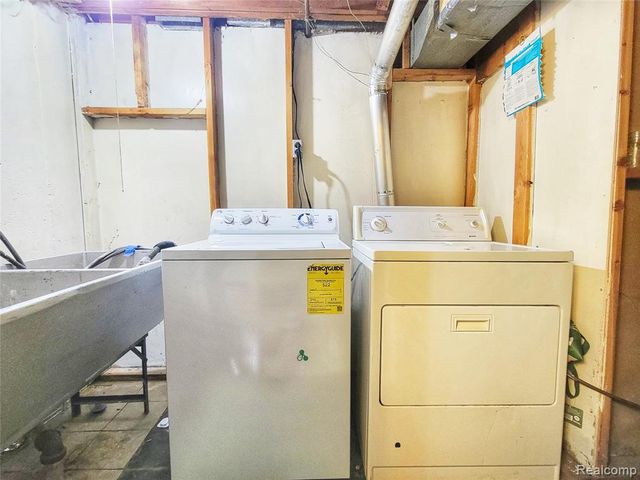 32572 Kathryn Street, Garden City, MI 48135