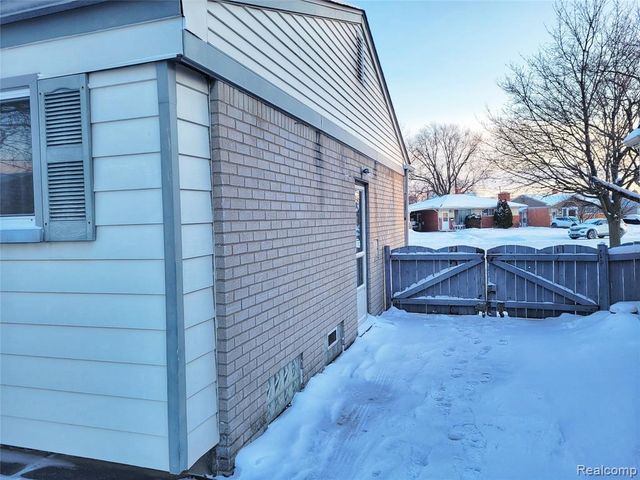 32572 Kathryn Street, Garden City, MI 48135