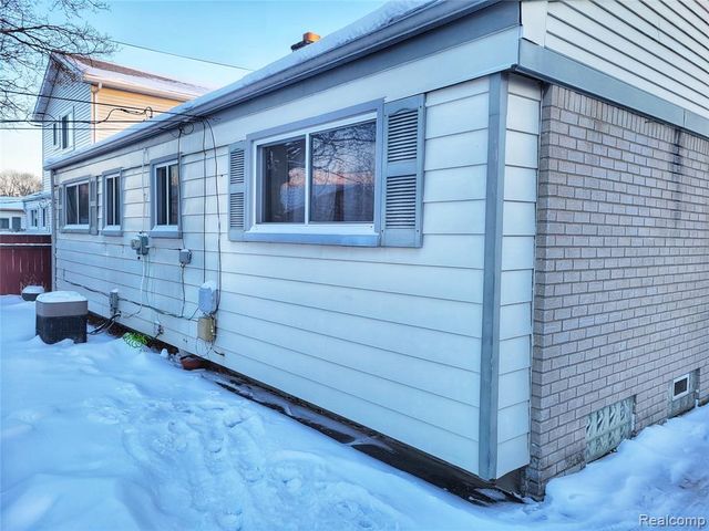 32572 Kathryn Street, Garden City, MI 48135