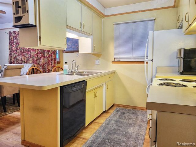 32572 Kathryn Street, Garden City, MI 48135