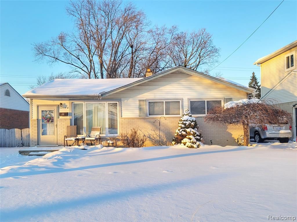 32572 Kathryn Street, Garden City, MI 48135