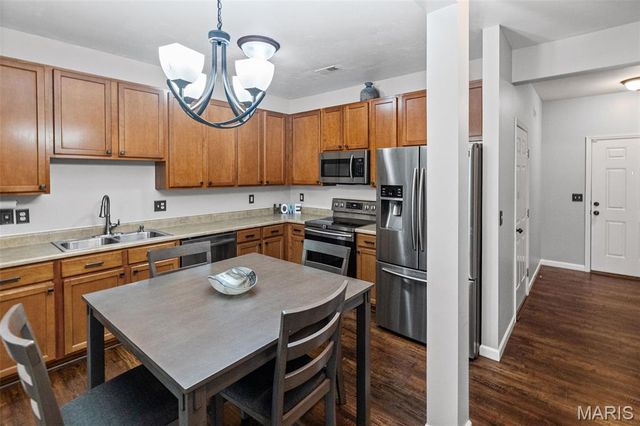 2041 Celebration Park Circle, Belleville, IL 62220