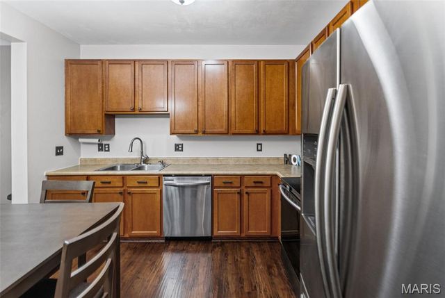 2041 Celebration Park Circle, Belleville, IL 62220