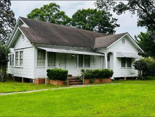 339 County Road 740, Buna, TX 77612