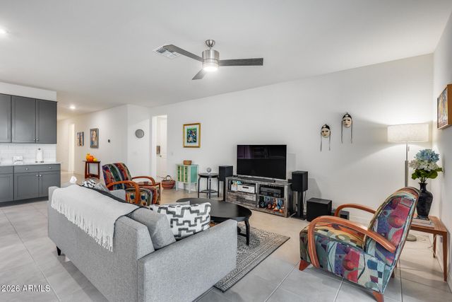 3044 W MONTE Way, Laveen, AZ 85339