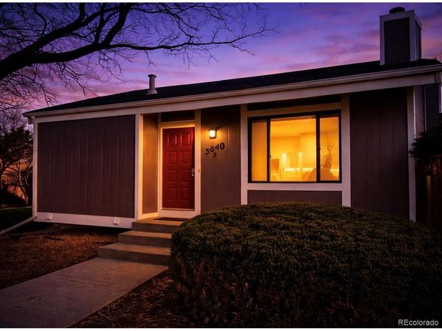 3840 S Genoa Ct B, Aurora, CO 80013