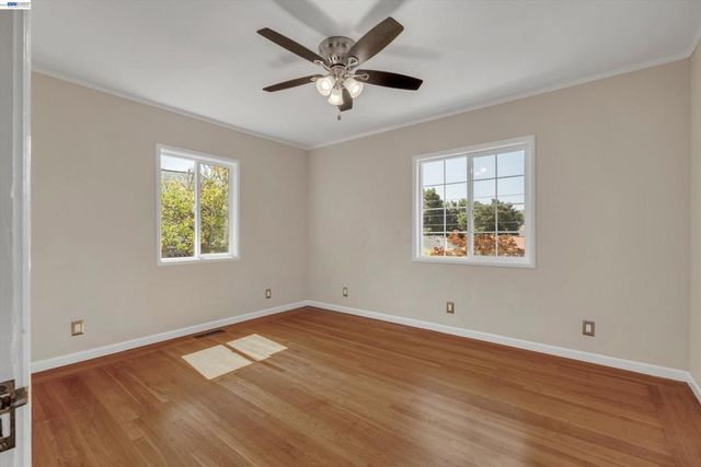7538 Circle Hill Dr, Oakland, CA 94605