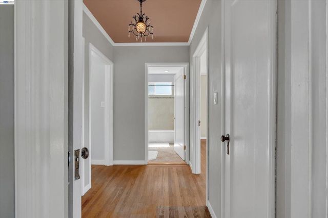 7538 Circle Hill Dr, Oakland, CA 94605