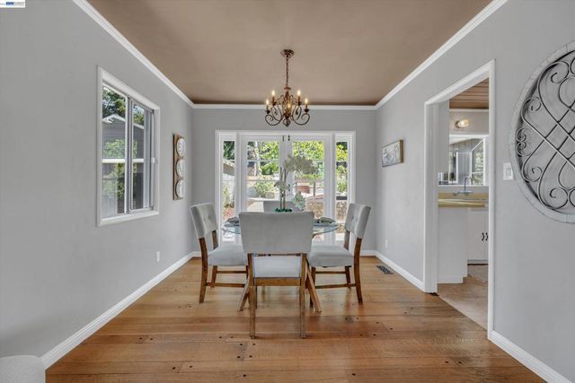 7538 Circle Hill Dr, Oakland, CA 94605