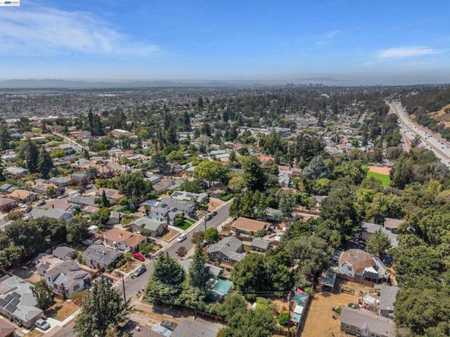 7538 Circle Hill Dr, Oakland, CA 94605