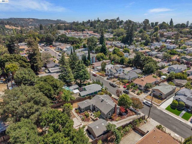 7538 Circle Hill Dr, Oakland, CA 94605