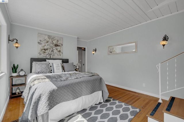 7538 Circle Hill Dr, Oakland, CA 94605