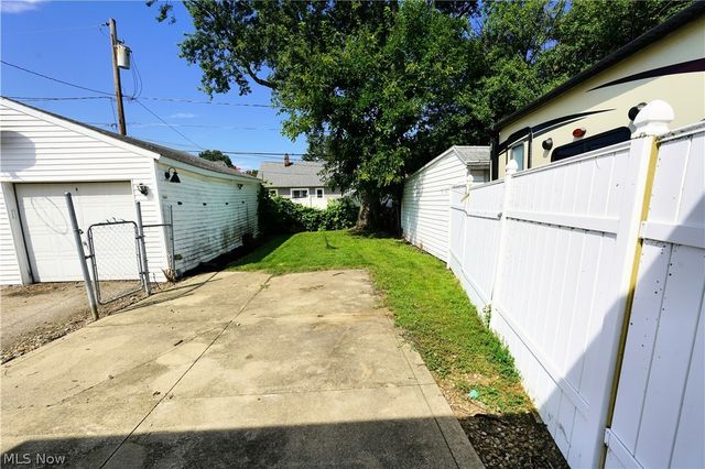 164 Brandtson Avenue, Elyria, OH 44035