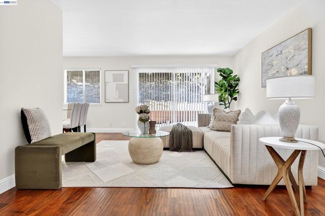 5170 Saddle Brook Dr, Oakland, CA 94619