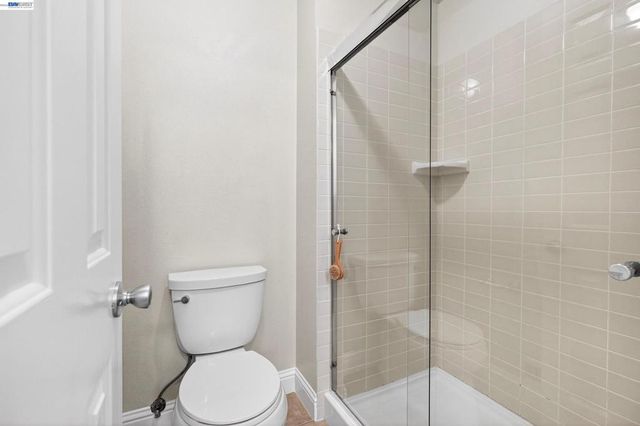 5170 Saddle Brook Dr, Oakland, CA 94619