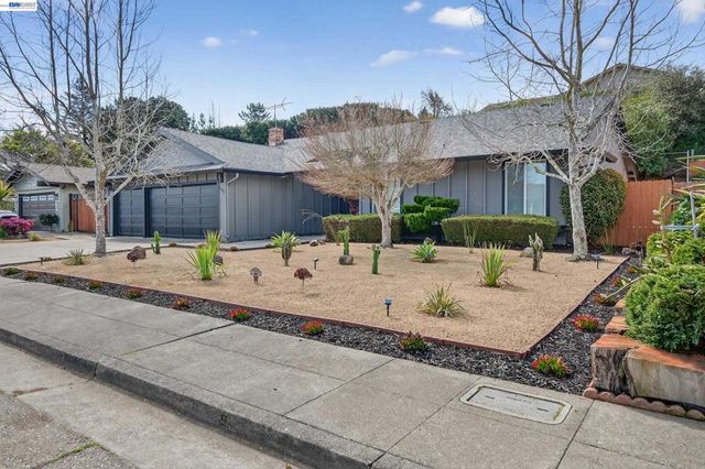 5170 Saddle Brook Dr, Oakland, CA 94619