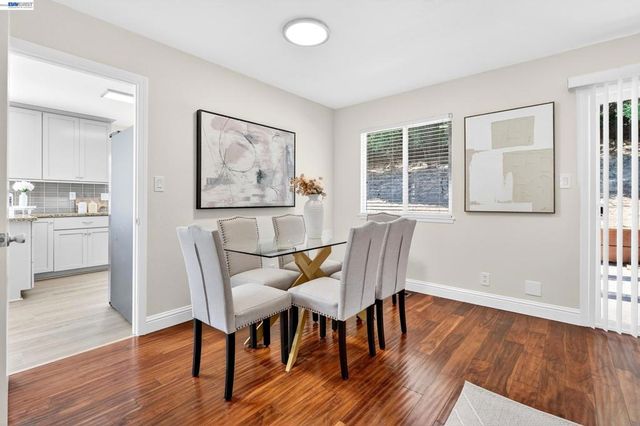 5170 Saddle Brook Dr, Oakland, CA 94619