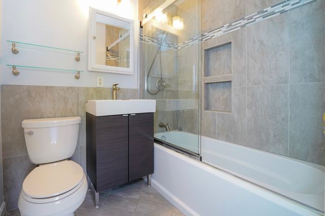1274 Beacon 2, Newton, MA 02468
