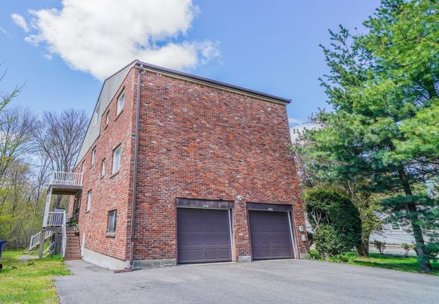 1274 Beacon 2, Newton, MA 02468